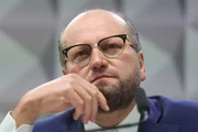 Nelson Wilians, advogado de Maurício Camisotti, é ouvido pela Comissão Parlamentar Mista de Inquérito CPMI do INSS Metrópoles Nelson Wilians, advogado de Maurício Camisotti, é ouvido pela Comissão Parlamentar Mista de Inquérito CPMI do INSS Metrópoles