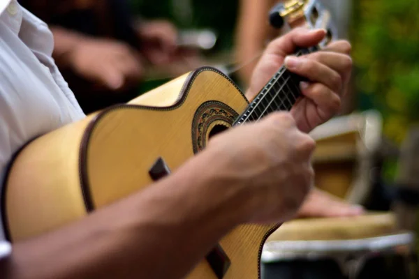 violão