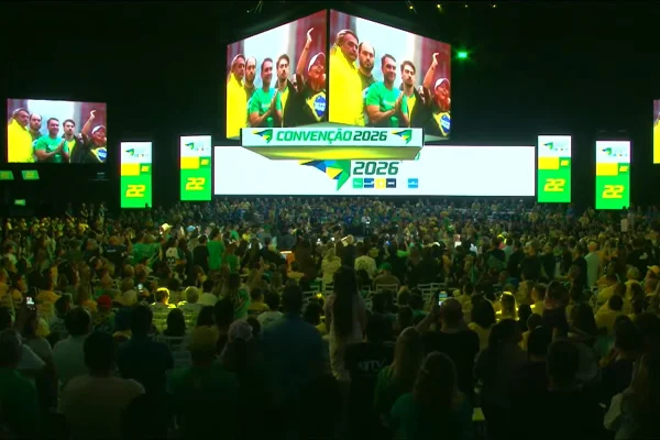 PL usa áudio de discurso antigo de Bolsonaro durante convenção em SC