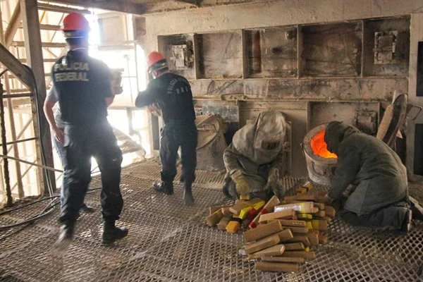 Polícia Federal incinera 6 toneladas de cocaína e maconha no DF