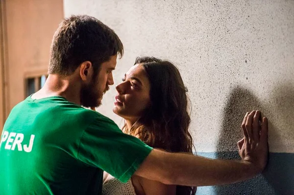 “A Força do Querer”: Ritinha decide abandonar Ruy para fugir com Zeca