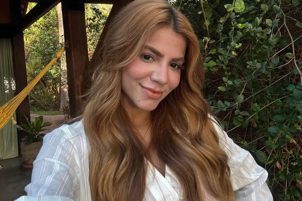 Hariany Almeida passa por procedimento médico e desabafa: "Cólica" - Metrópoles