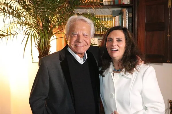 Mulher de Cid Moreira sobre filho deserdado: “Não era bebê abandonado”