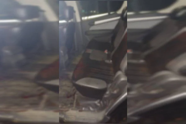 Veja como ficou delegacia e carro de motorista esfaqueado dentro da DP