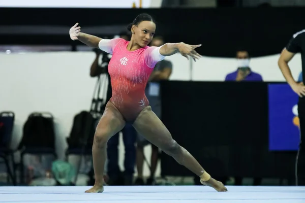 Rebeca Andrade conquista duas medalhas de ouro no Brasileiro de Ginástica