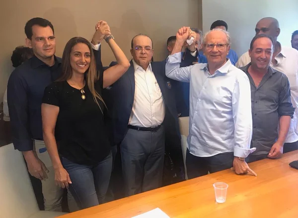 PR, PTB e PRB fecham apoio a Ibaneis no 2º turno da eleição para GDF