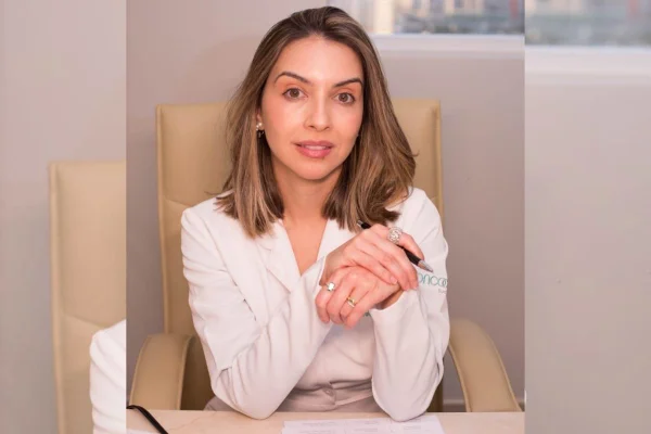 Médica Ana Carolina Salles