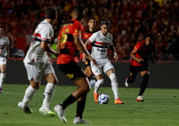 Foto colorida de São Paulo x Sport - Metrópoles