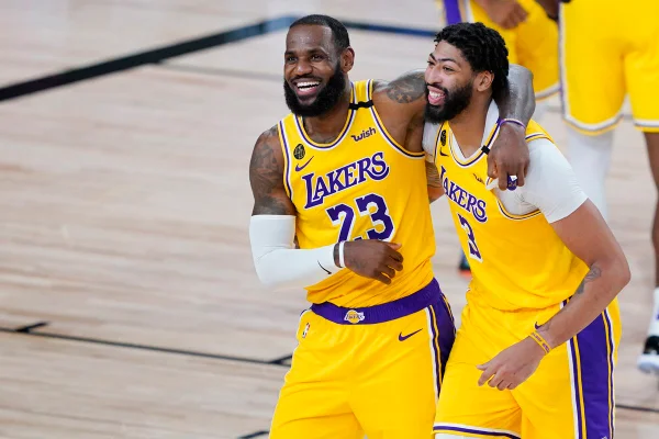 LeBron James e Anthony Davis Lakers