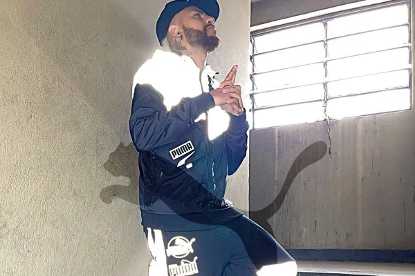 Neymar em um shopping de São Paulo? Sósia do craque trolla fãs em pegadinha