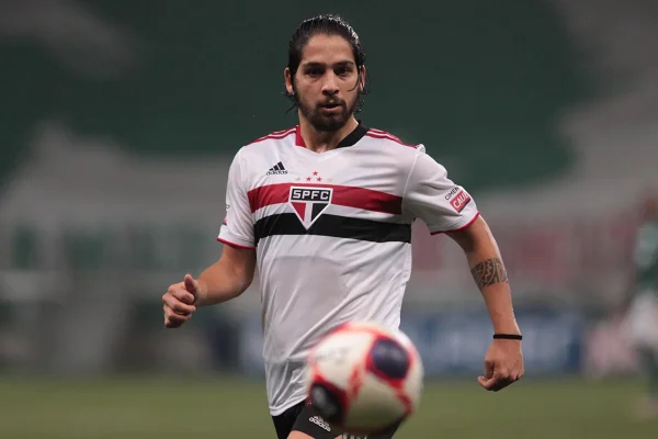 Grêmio confirma a contratação de Benítez, sexto estrangeiro do elenco
