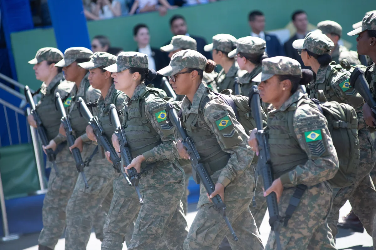 Forças armadas marcaram presença no desfile cívico-militar do 7 de Setembro em Brasília Forças armadas marcaram presença no desfile cívico-militar do 7 de Setembro em Brasília