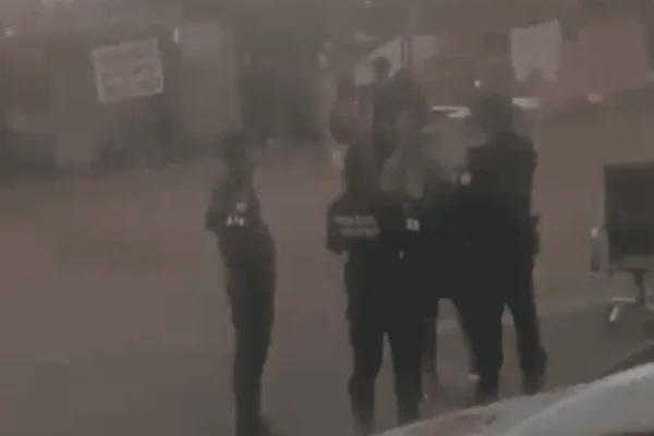 “Sapatona nojenta”: mulher é presa por homofobia após briga no DF