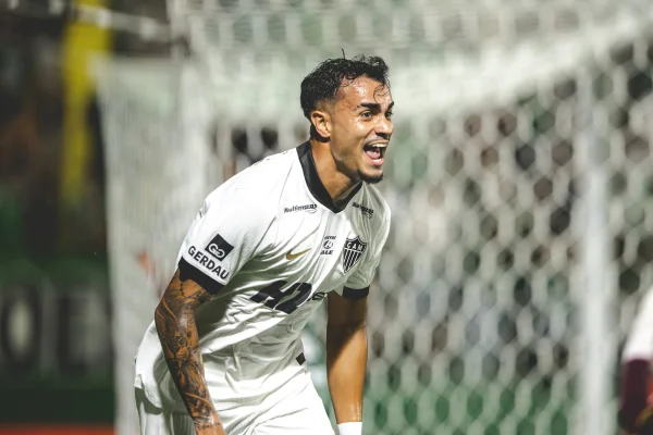 Reinier comemorando gol pelo Atlético-MG
