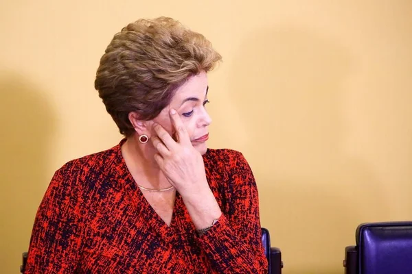 “Russef”: PT erra nome da ex-presidente petista em nota à PGR