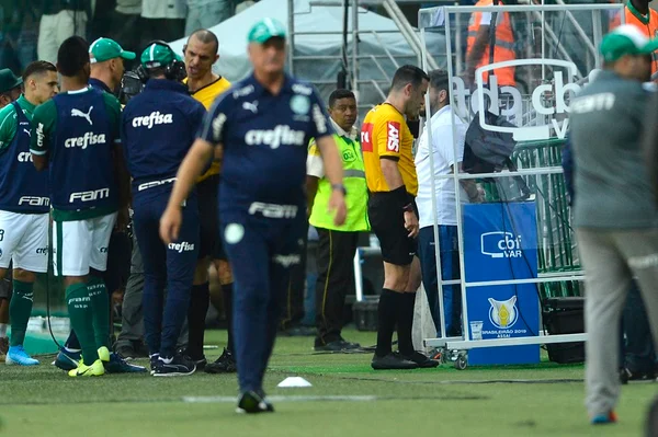 VAR protagonista e líder tropeçando: confira destaques do Brasileirão