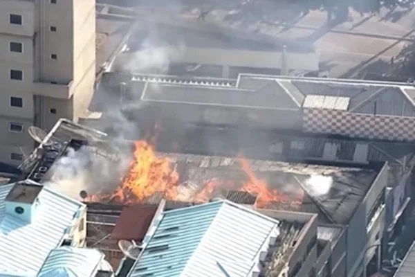Incêndio atinge prédio de gravadora no centro de SP