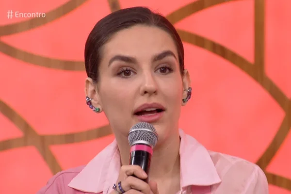 Kéfera tem tweets antigos “desenterrados” e se defende na internet