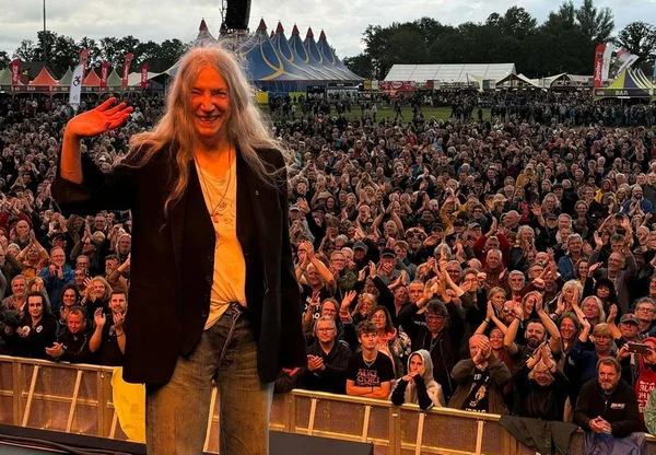 Patti Smith no palco - Metrópoles