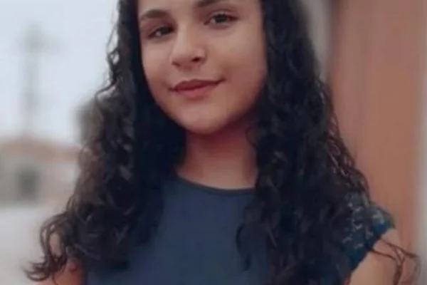 Adolescente vítima de dengue hemorrágica, na Bahia