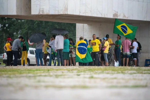 Após prisão de bolsonarista, olavistas convocam manifestações, mas atos fracassam