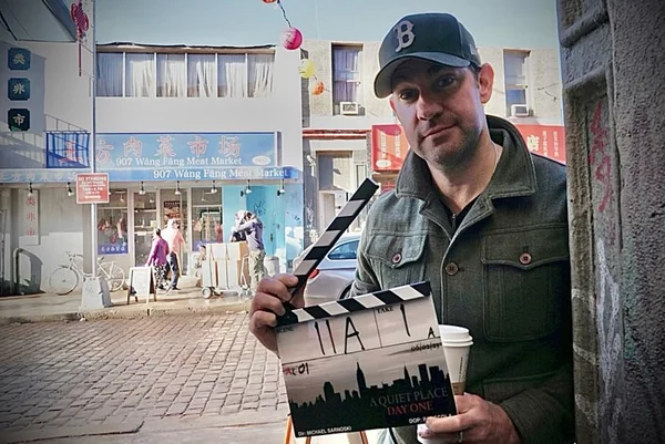 Foto colorida de John Krasinski - Metrópoles
