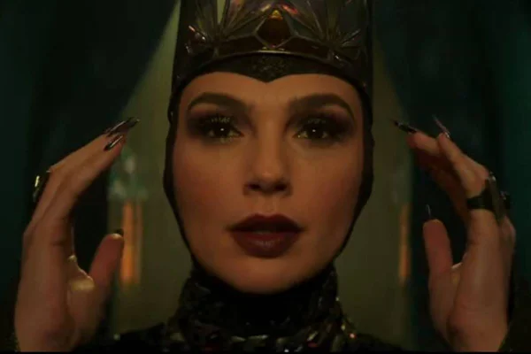 foto colorida do rosto de gal gadot como rainha má - metrópoles