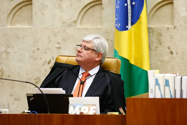 Janot: Loures aceitou “com naturalidade, em nome de Temer, a propina”