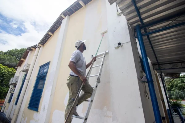 Imagem colorida de homem contratado pela Cetus na Secretaria de Educação de Pernambuco