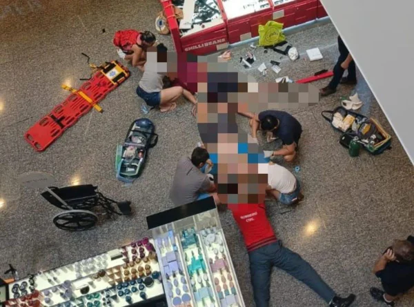 Homem se joga de segundo andar de shopping em Santos