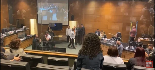 Briga juíza e defesa Jairinho