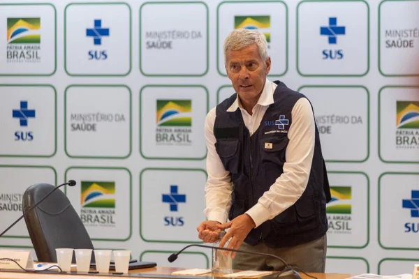 Secretário-executivo do Ministério da Saúde, João Gabbardo, dá coletiva sobre coronavírus