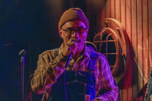 Após cantar com Wado e Zé Vaqueiro, Ed Gama entra no ramo da música sem abandonar o humor, com planos concretos para o futuro no meio - Metrópoles