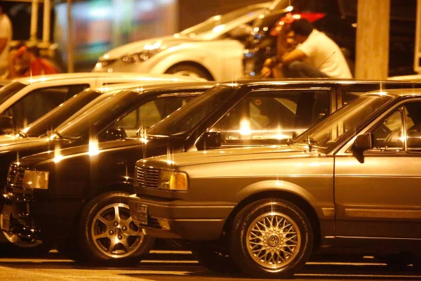 Carros tunados são objetos de ostentação