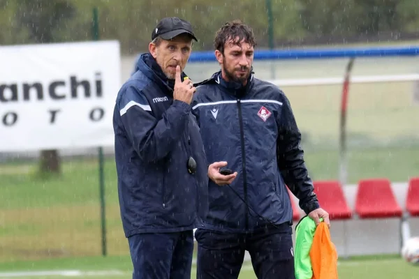 Imagem colorida do técnico do Piacenza - Metrópoles