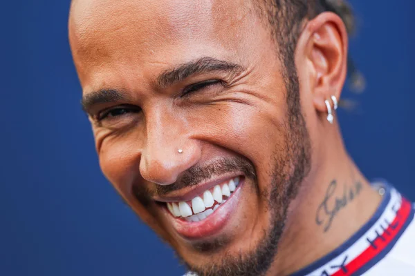 Com F1 resolvida, fica expectativa por “brasileiro” Hamilton no Brasil