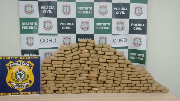 Mulheres com 195 kg de maconha são presas na BR-060, próximo ao Gama