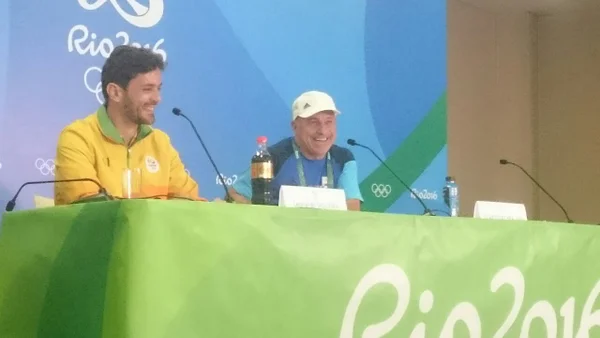 Treinador argentino critica horário de jogos no DF e alfineta o Brasil