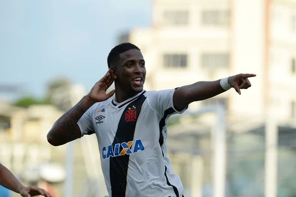 Thalles é enterrado ao som do hino do Vasco cantado pelos jogadores