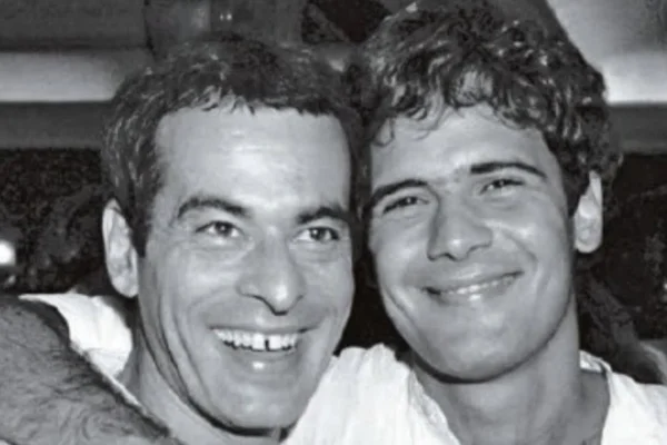 Ney Matogrosso homenageia Cazuza nos 35 anos da morte do cantor