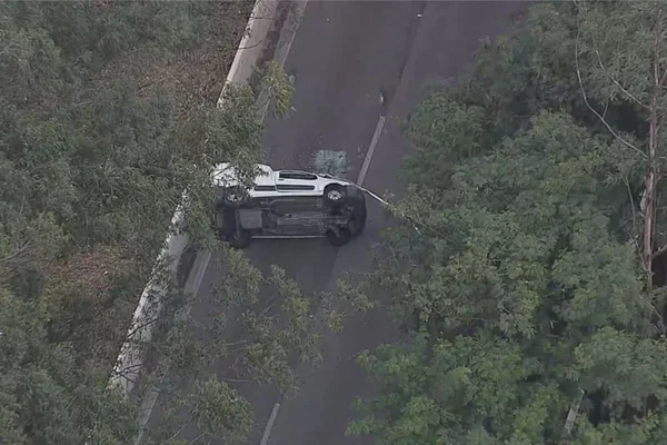 carro capotado marginal sao paulo