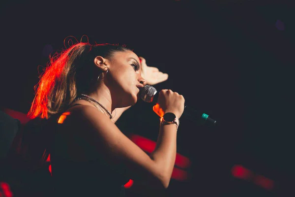 Anitta confessou que já ficou com Maluma: “Foi gostoso”