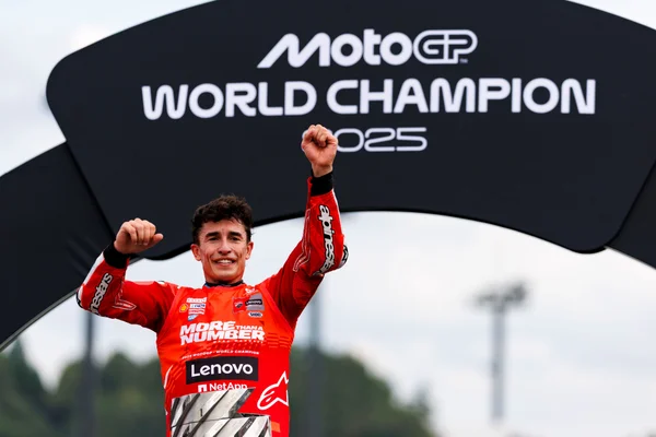 Foto colorida de Marc Márquez, heptacampeão da MotoGP - Metrópoles