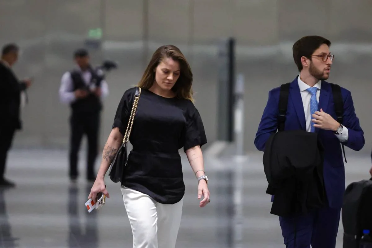 Filha de Adriana Villela, Carolina Villela acompanha julgamento da mãe no STJ Filha de Adriana Villela, Carolina Villela acompanha julgamento da mãe no STJ