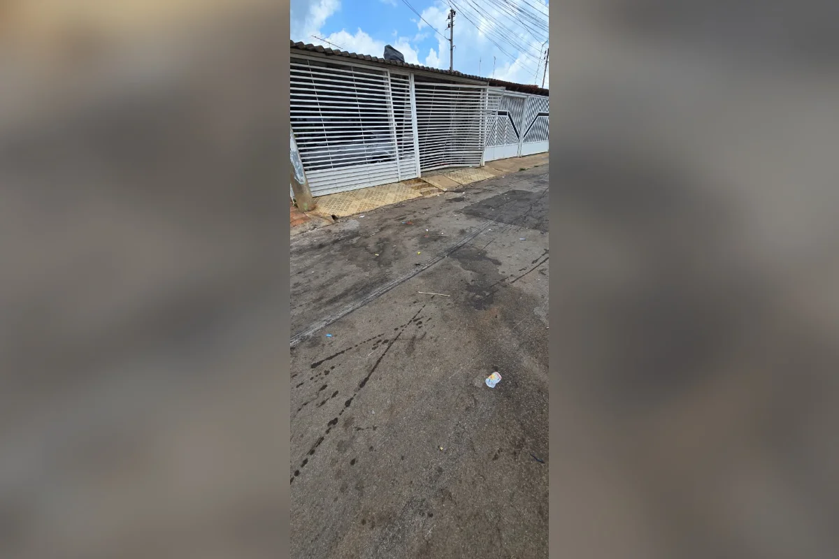 A filha, Suyanne Lorena, 33, diz que a Polícia Militar do Distrito Federal (PMDF) chegou a ir ao local, mas que o arrombamento ocorreu logo após a corporação ir embora A filha, Suyanne Lorena, 33, diz que a Polícia Militar do Distrito Federal (PMDF) chegou a ir ao local, mas que o arrombamento ocorreu logo após a corporação ir embora