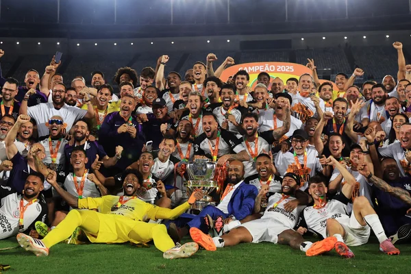 É tetra! Corinthians bate Vasco e conquista título da Copa do Brasil