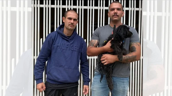 Vídeo: PMs salvam cadela deixada amarrada para morrer em via férrea