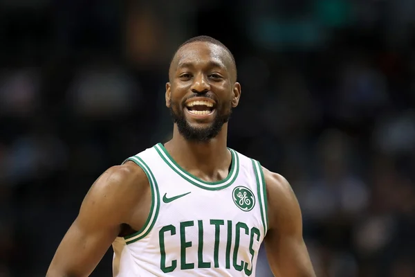 Na volta de Kemba Walker a Charlotte, Celtics vencem a 6ª seguida