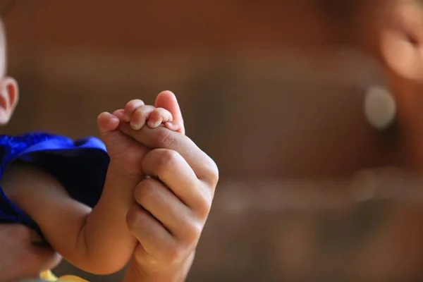 Covid deixou mais de 40 mil crianças órfãs de mãe no Brasil