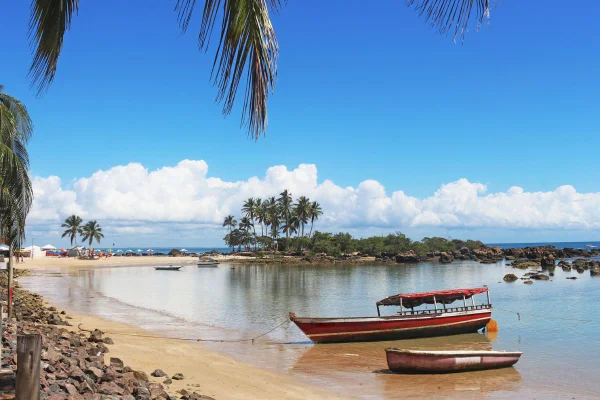 vista de uma praia em Morro de São Paulo